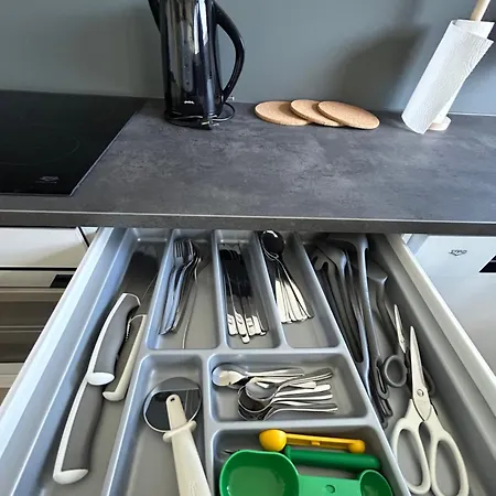 Kyllikinsola 18 B5 Tilava 52 Nelioeinen Rivitalokaksio 1-5 Henkiloeae