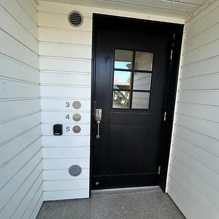 Kyllikinsola 18 B5 Tilava 52 Nelioeinen Rivitalokaksio 1-5 Henkiloeae Apartment *