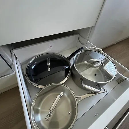 Kyllikinsola 18 B5 Tilava 52 Nelioeinen Rivitalokaksio 1-5 Henkiloeae *