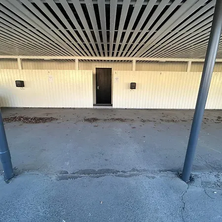 Kyllikinsola 18 B5 Tilava 52 Nelioeinen Rivitalokaksio 1-5 Henkiloeae Appartamento