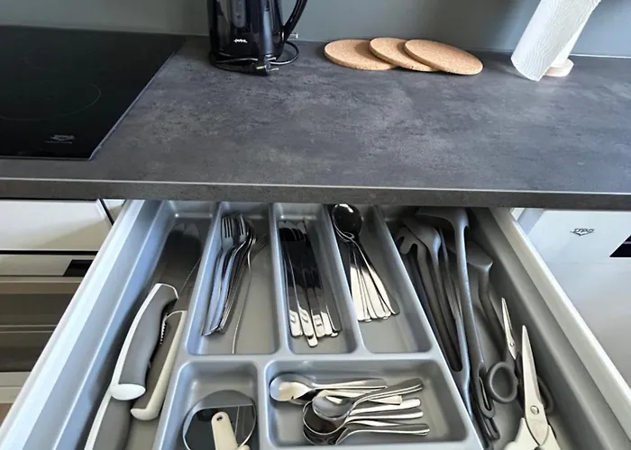 Kyllikinsola 18 B5 Tilava 52 Nelioeinen Rivitalokaksio 1-5 Henkiloeae