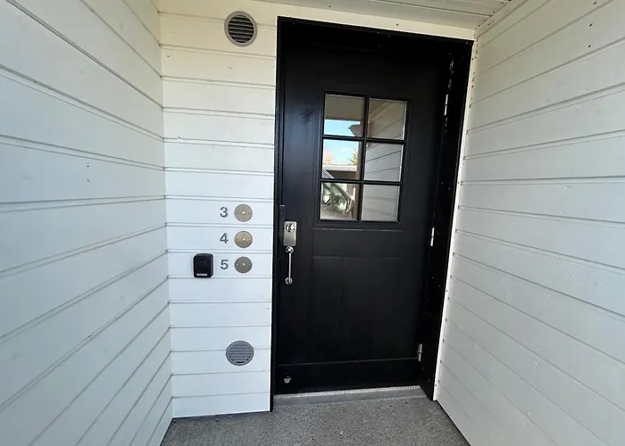 Kyllikinsola 18 B5 Tilava 52 Nelioeinen Rivitalokaksio 1-5 Henkiloeae Appartement *