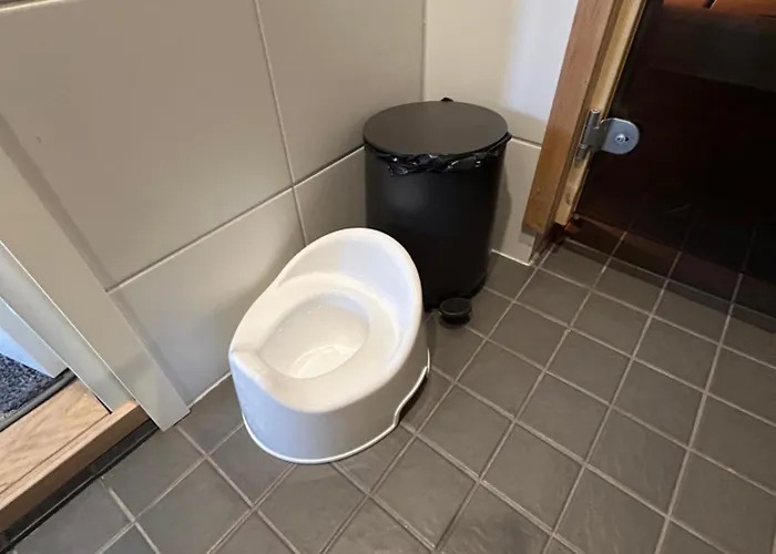 Kyllikinsola 18 B5 Tilava 52 Nelioeinen Rivitalokaksio 1-5 Henkiloeae *